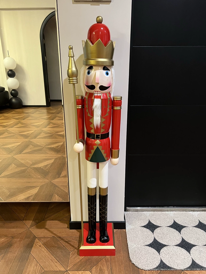 Cafe Decorative Ornament 120cm - огляд і ціна Nutcracker Figurine